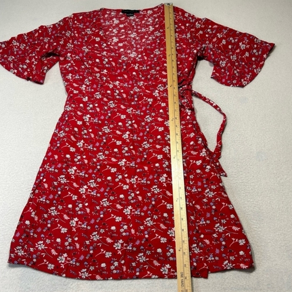 SANCTUARY Girl on Fire Faux wrap. Red and floral print. Size Sm - Picture 3 of 12